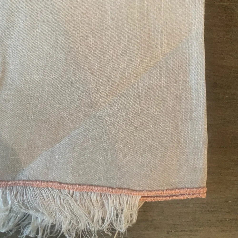 2 MARGHAB MADEIRA LINEN FINGER TIP GUEST TOWELS, 